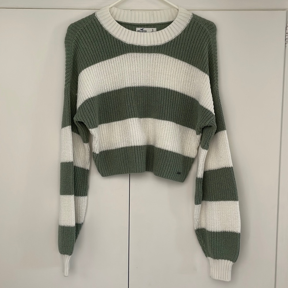 Hollister Cropped Sweater
